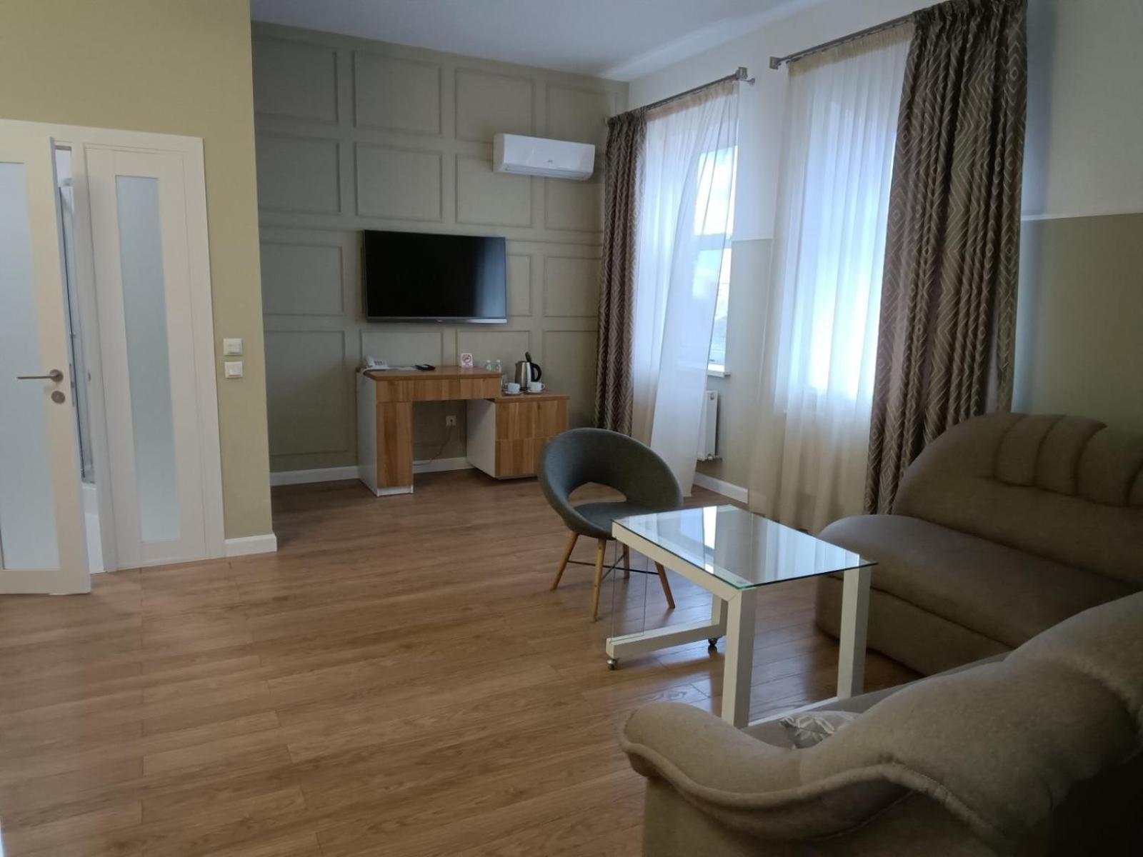 Gosudar Hotel Kirovograd Dış mekan fotoğraf