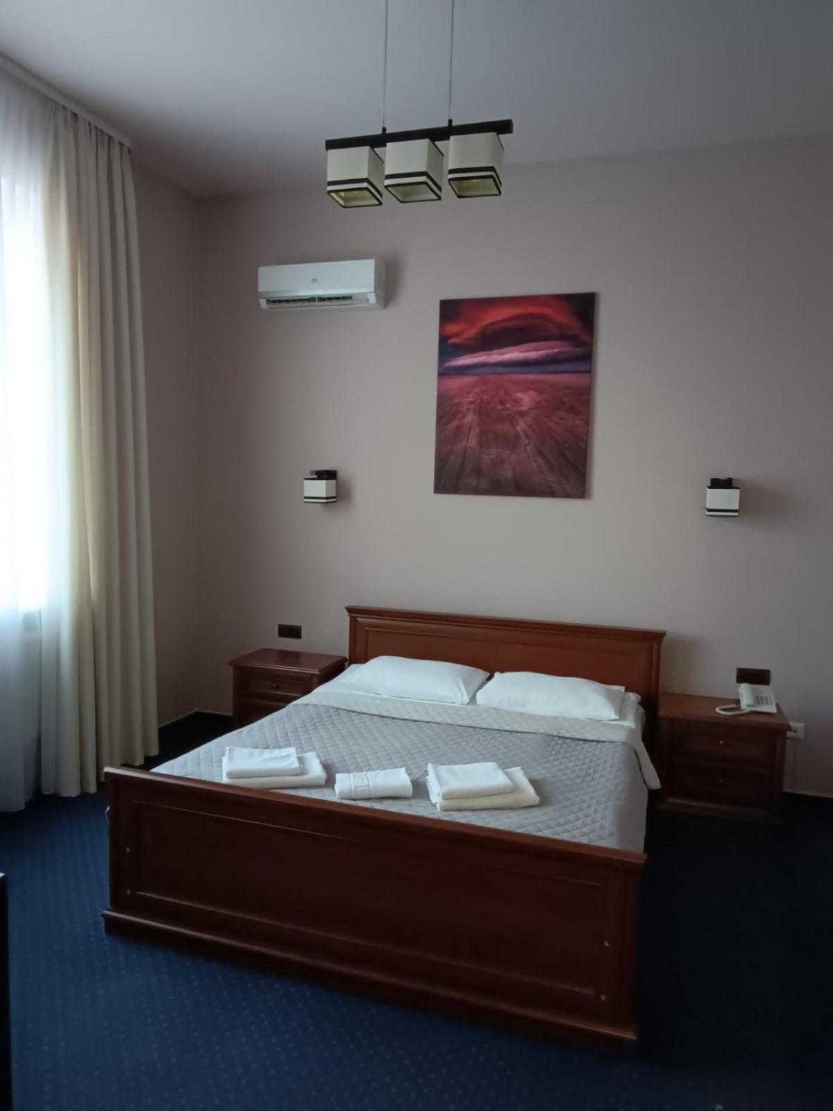 Gosudar Hotel Kirovograd Dış mekan fotoğraf